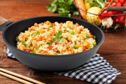 Rosmarino Black Line - Wokpan - Ø30cm - 100% PFAS & PFOA Vrij - Gegoten Aluminium - Non-stick Minerale Coating - Ergonomische Handgreep - Geschikt Voor Alle Warmtebronnen & Vaatwasser -Keuken Pot Winkel 1200x800 201