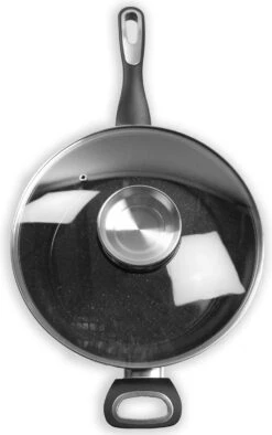 Merkloos Keukenpan Met Deksel En Heeft Een Diameter Van Ø 28 Cm - Luxe Hapjespan Keukenpan Van 28cm Anti-aanbaklaag - Handvat Zwart - Pan Met Deksel -Keuken Pot Winkel 752x1200